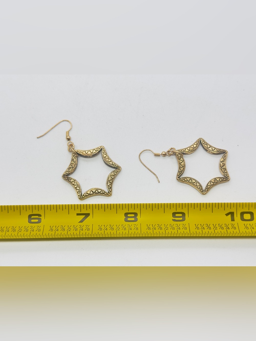 Gold Tone Brassy Open Star Shaped Hook Earrings Dangle Textured Pierced - Picture 3 of 3